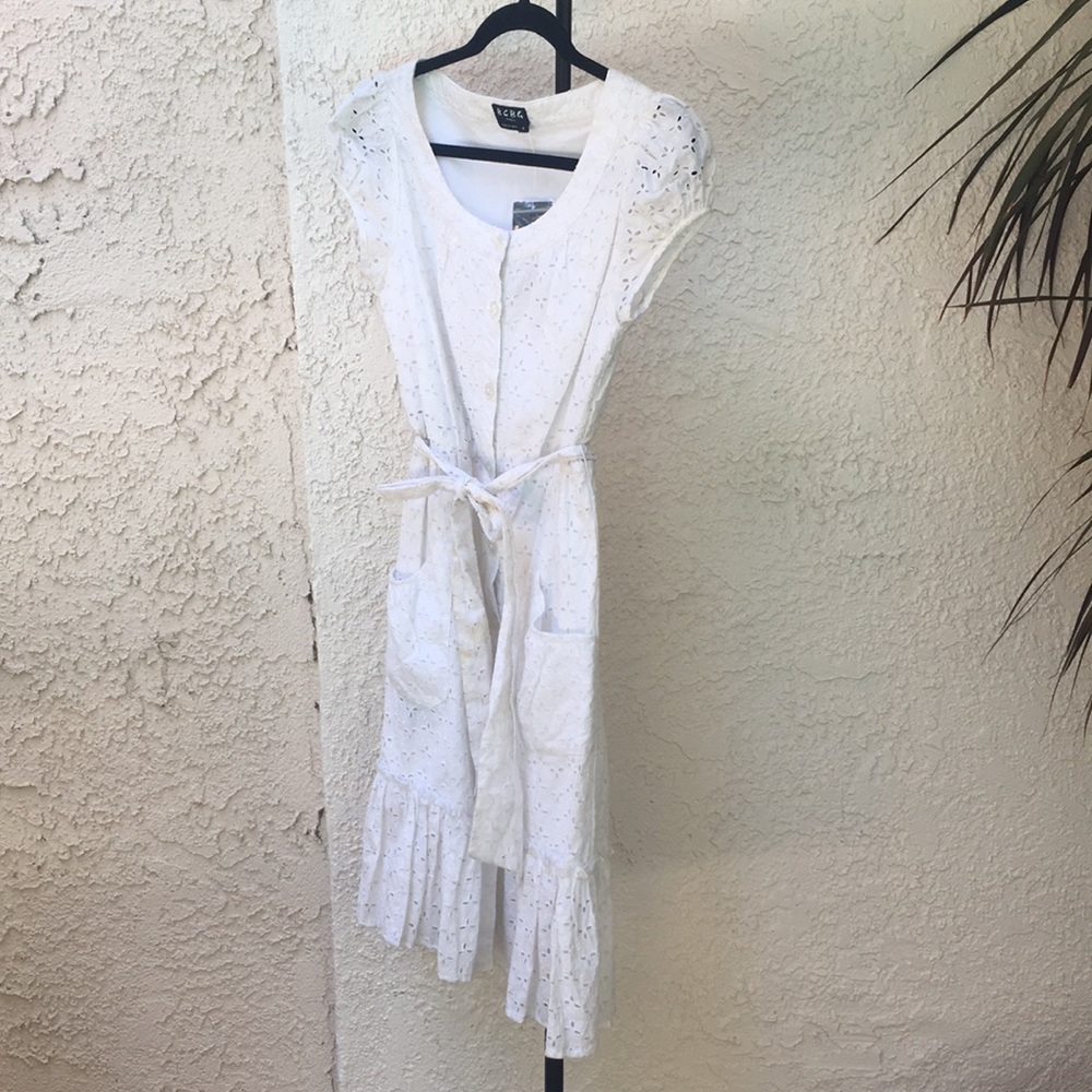 BCBG max Cleo flounce dress 8 white NWT